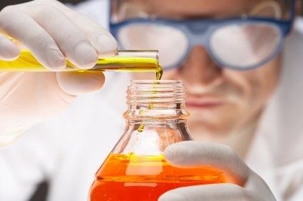 wpid-3121_ChemicalsREACHscientist.jpg